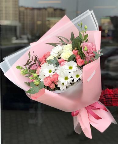 Букет цветов из: Розы, Лизиантусы и Хризантемы в Огниково